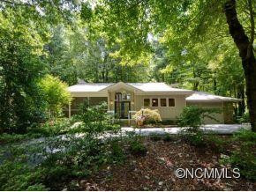 17 COLONIAL WAY