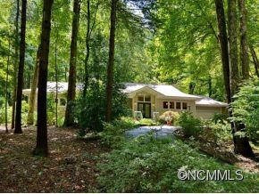 17 COLONIAL WAY - Photo 2
