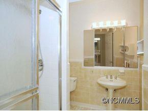 17 COLONIAL WAY - Photo 12