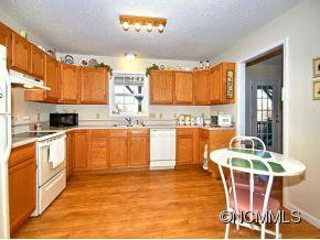 595 ENKA LAKE ROAD - Photo 5