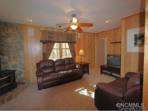 105 Sandlewood Drive - Photo 2