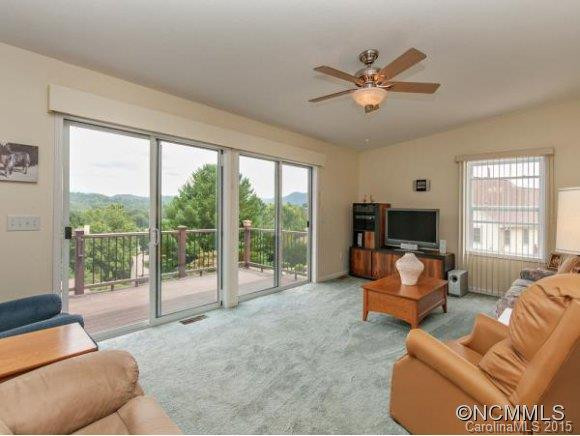 36 DIANE DRIVE - Photo 2