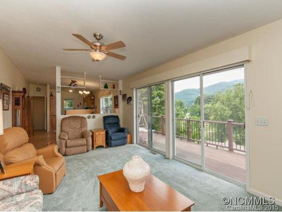 36 DIANE DRIVE - Photo 3