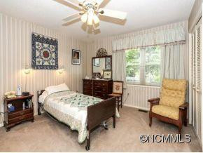 229 Hampton Court - Photo 9