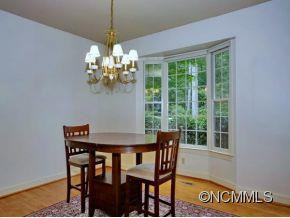 110 SUNNINGDALE DRIVE - Photo 2