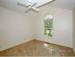 110 SUNNINGDALE DRIVE - Photo 12