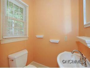 110 SUNNINGDALE DRIVE - Photo 13