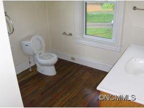 40 W Oakview Road - Photo 4
