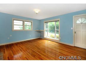 27 Main Street - Photo 3