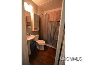 8 Enka Pine Street - Photo 12
