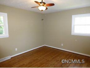 203 DIXON DRIVE - Photo 7