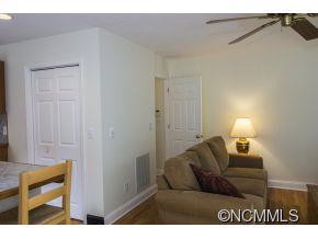 406 Oak Tree Lane - Photo 7