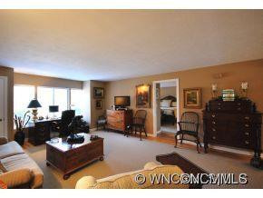 305 Grady Avenue - Photo 4