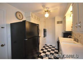 305 Grady Avenue - Photo 6