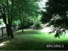 606 Lyndhurst Drive - Photo 2
