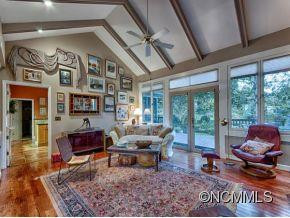 15 MEADOWBROOK DR. - Photo 4