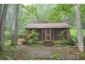 869 Apple Creek Rd