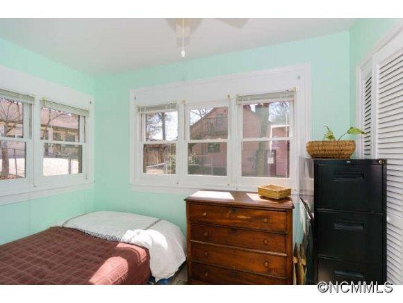 191 Oak Terrace - Photo 15