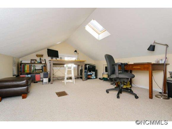 191 Oak Terrace - Photo 19