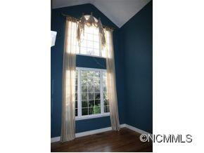 212 Fairforest Drive - Photo 4