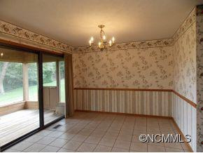 35 AMBER DRIVE - Photo 4