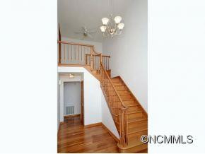 142 STONEBRIDGE DRIVE - Photo 4