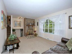 442 HILLCREST CIRCLE - Photo 2