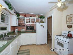 442 HILLCREST CIRCLE - Photo 4