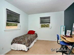442 HILLCREST CIRCLE - Photo 7