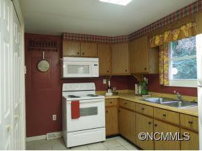 130 S Hillside Street - Photo 9