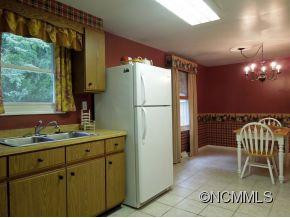 130 S Hillside Street - Photo 10