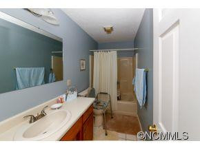 28 Justin Drive - Photo 15