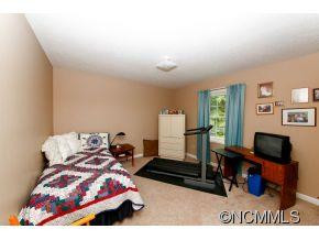 28 Justin Drive - Photo 17