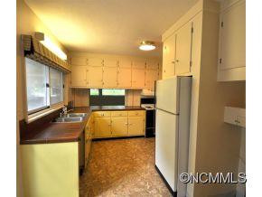 1492 Orleans Ave. - Photo 6