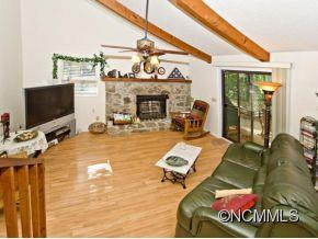 354 SUMMIT DRIVE - Photo 4