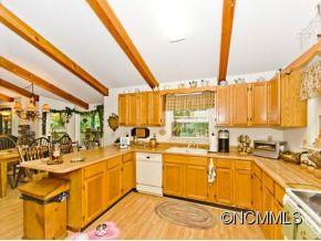 354 SUMMIT DRIVE - Photo 5