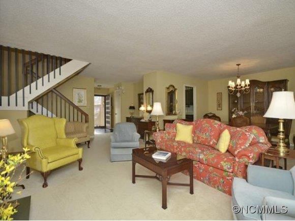 466 Crowfields Drive - Photo 3