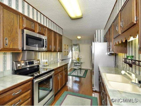 466 Crowfields Drive - Photo 6