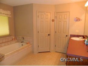 1212 Safari Drive - Photo 22