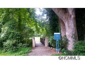 114 Robinson Avenue - Photo 2