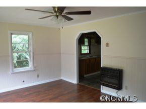 233 Pinnacle Drive - Photo 2