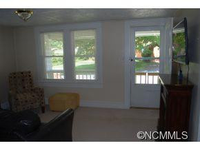 198 East Marshall St - Photo 4