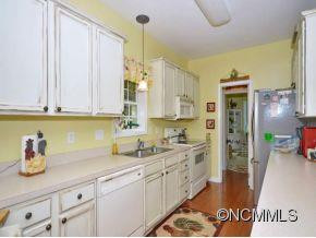 109 PINE TREE DRIVE - Photo 4