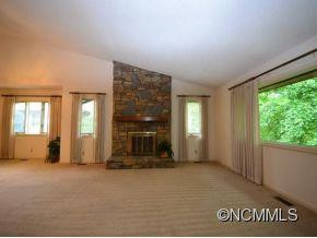 605 RED OAK DRIVE - Photo 2