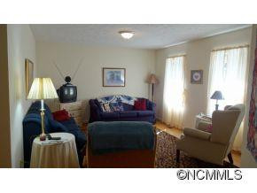 760 VIEW DRIVE - Photo 2