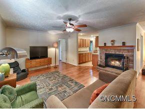 9 OAKCREST DR. - Photo 2