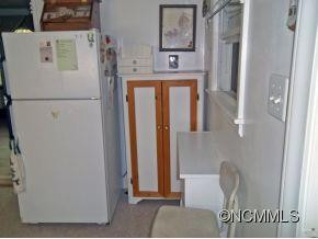 831 Forest Street - Photo 8