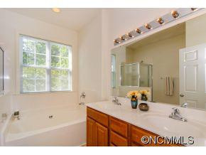 28 Groton Way - Photo 12
