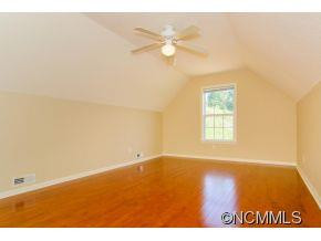28 Groton Way - Photo 16