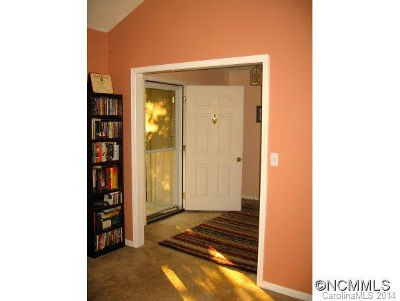 100 Hyde Avenue - Photo 3